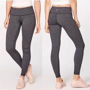 Lululemon Wunder Under Low Rise Tight in Luon Variegated Knit Size 4